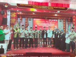 RDPS Mendaftar Ke KPU Kota Palembang Diantar Ratusan Pendukungnya