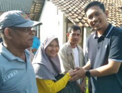 Camat dan Lurah Sukabangun Serahkan Bantuan Langsung ke Warga Kurang Mampu