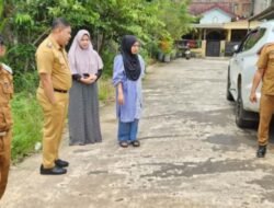 Turun Malam Hari, Camat Alang Alang Lebar Pantau Titik Rawan Kecelakaan Bersama Lurah Tri Cahyono