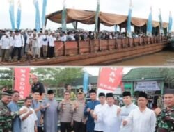 H. Herman Deru Menghadiri Haul & Dzikir Akbar Kiai Muara Ogan di Masjid Kiai Marogan Kelurahan Kertapati Kecamatan Kertapati Palembang di Dampingi Camat Kertapati Rifandi Putra