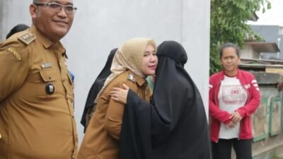 Perkuat Silaturahmi, Camat SU II bersama Lurah 11 dan 12 Ulu Salurkan Bantuan Buka Puasa Pemkot Palembang di RT/RW 
