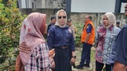 Lurah Lima Ilir Turun Langsung, Dampingi Warga Terima Bantuan Pascakebakaran